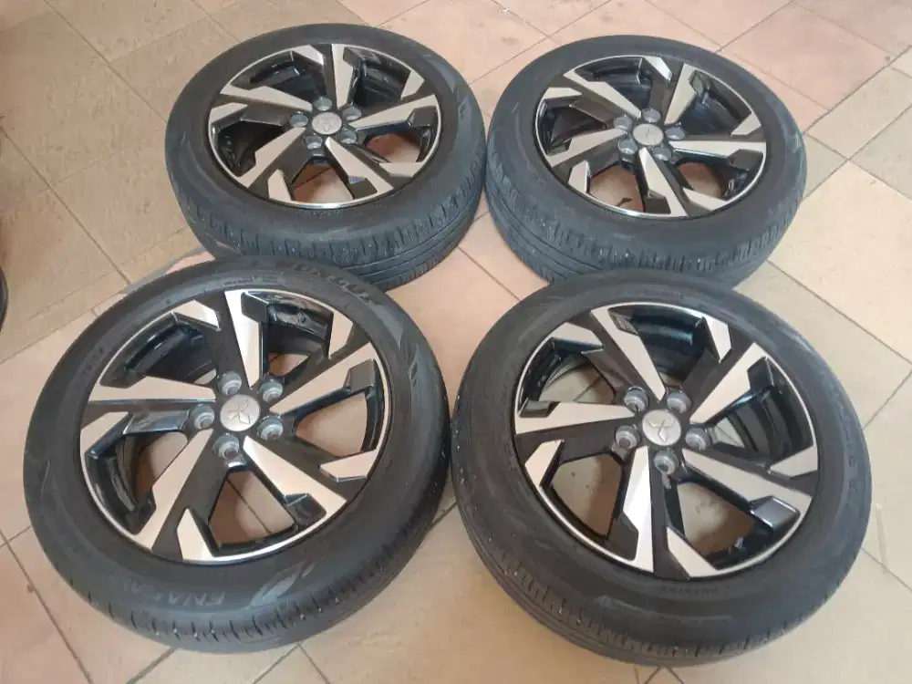 Jual Velg Mobil Xpander Ultimate
Ring 17 Lebar 6.5 ET 46
Pcd 5 X 114.3