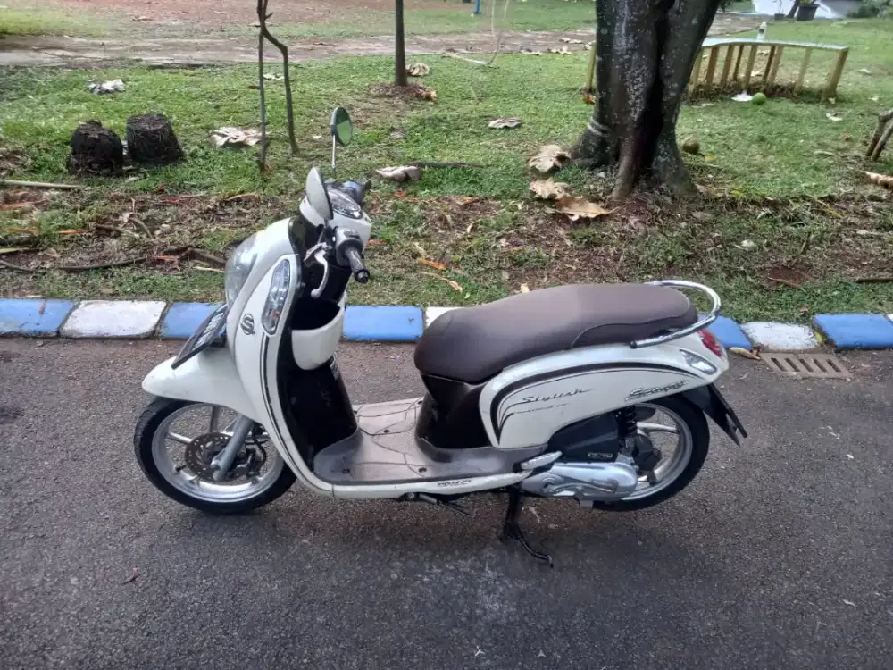 Dijual Honda Scoopy Stylish FI eSP ISS 2016
