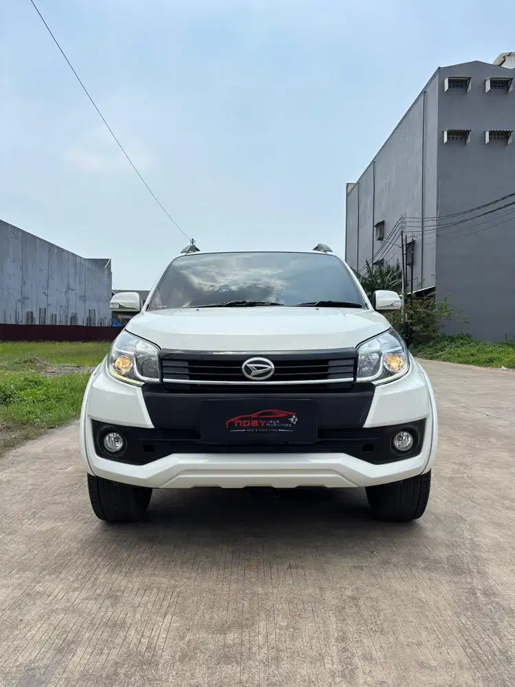 Daihatsu Terios 1.5 R 2015 Automatic ( Putih Metalik )
