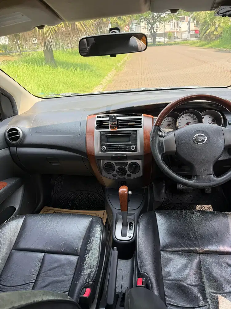 Nissan Grand livina 2012 Bensin