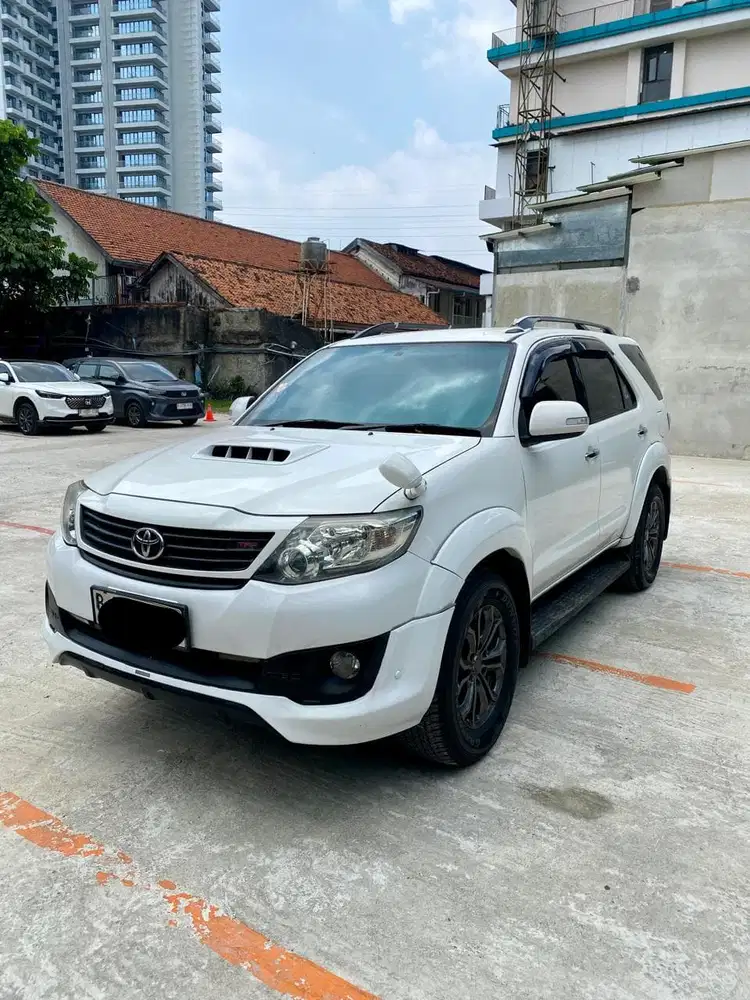 TOYOTA FORTUNER VNT TRD 2.5 2015 Diesel MANUAL