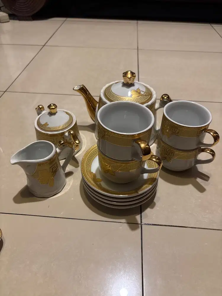Vicenza Dinner & Tea Set - D88 Lily