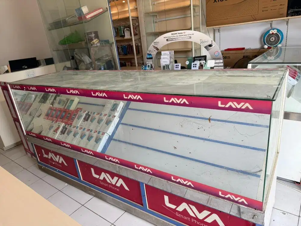 Di jual etalase toko handphone