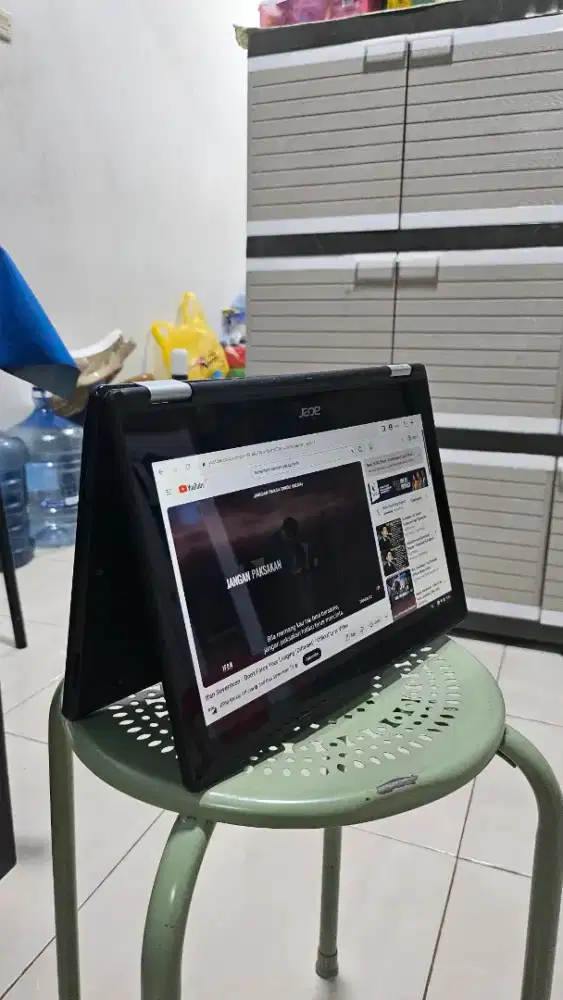 Chromebook acer c738T touchscreen 360 derajat