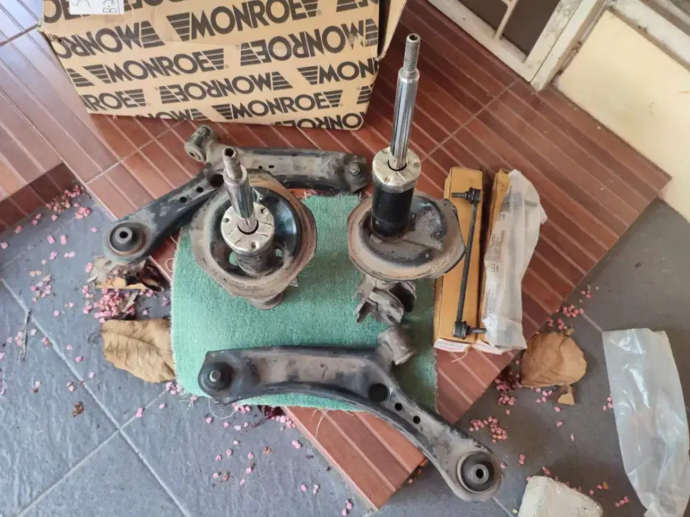 Shock depan, lower arm, link stabil, tie road SX4 2012