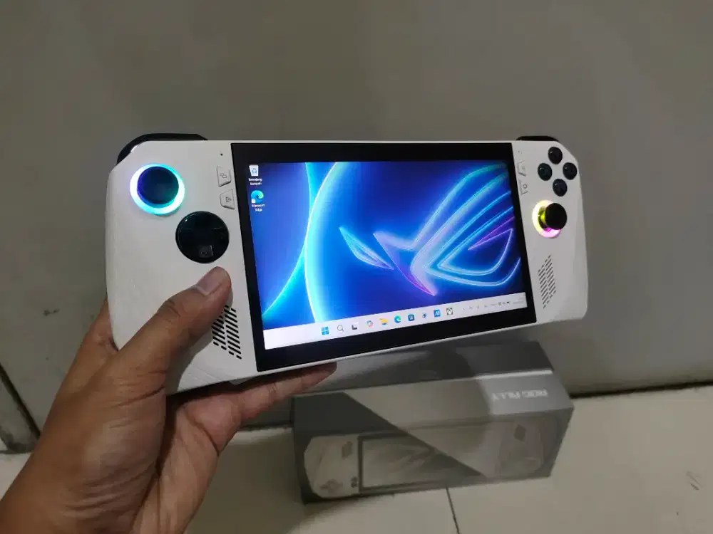 Like new asus rog ally z1 extreme ram 16 gb ssd 512 gb