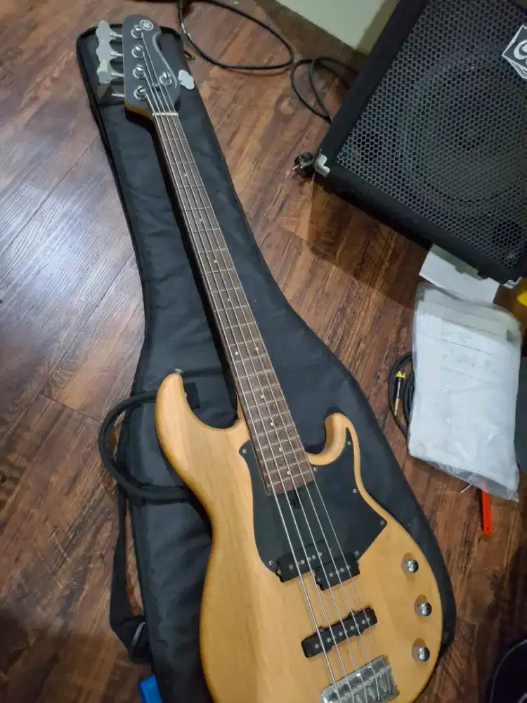 Yamaha Broadbass BB235