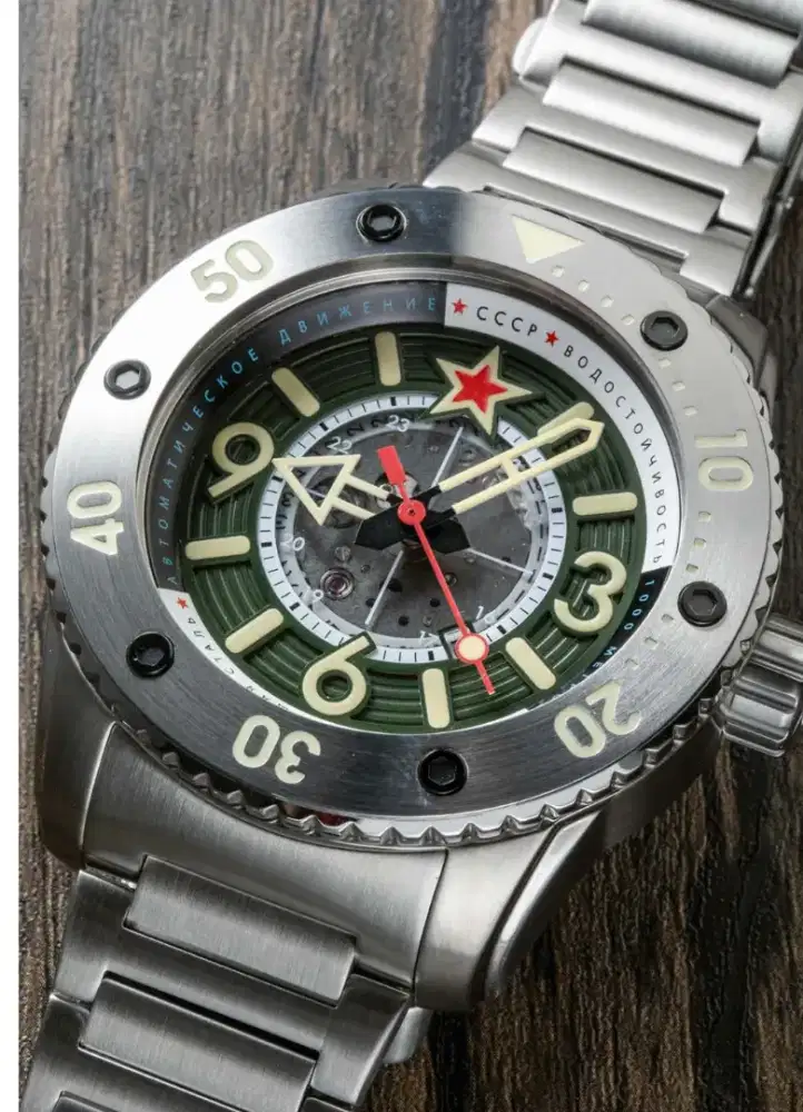 Barrakuda CP-7094-33 Green
Dial Stainless Steel Strap LIMITED EDITION