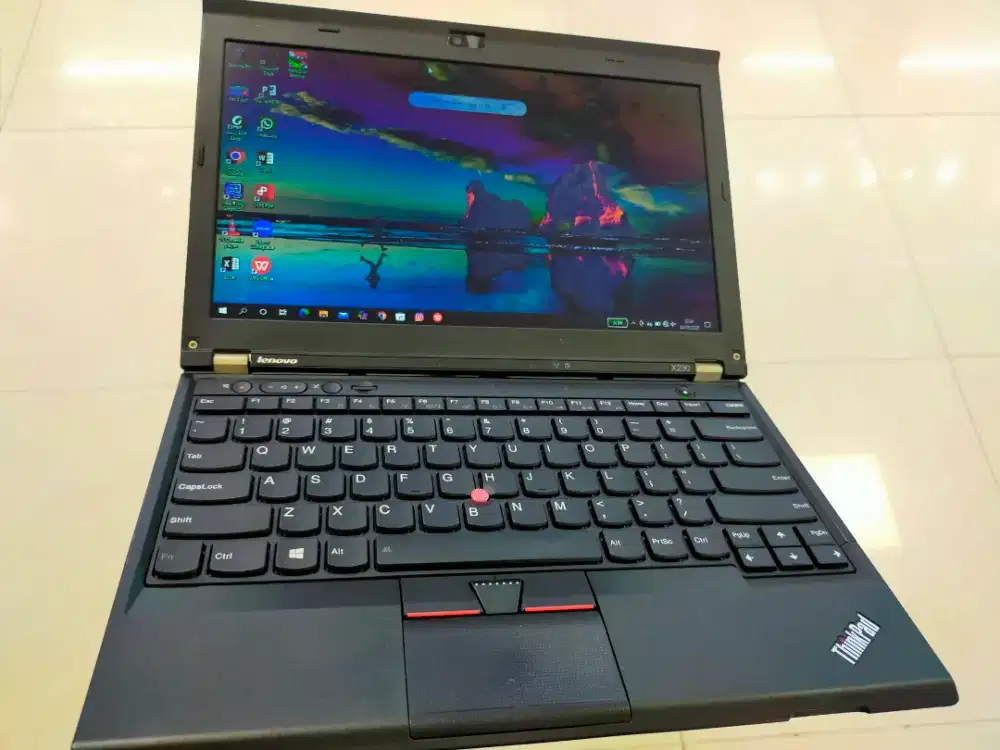 Dijual laptop Lenovo Thinkpad X230 Intel i5 gen 3 ram 4GB HDD 500GB