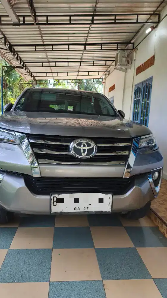 Dijual toyota fortuner vrz at thn2017