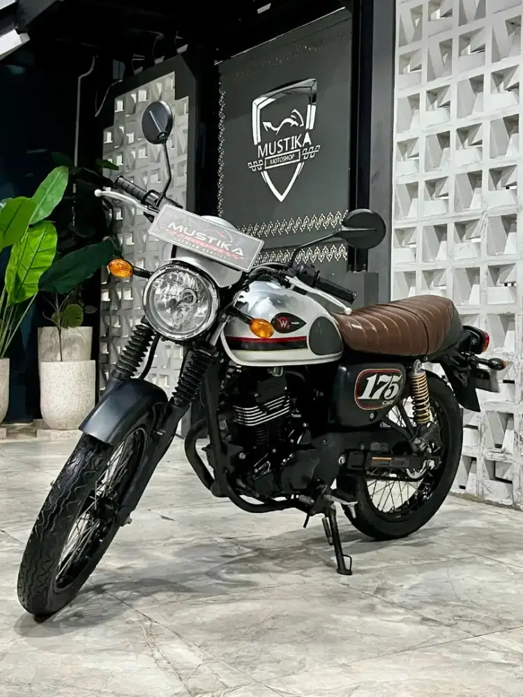 Retro Fave‼️Kawasaki W175 2021 Café. KM 11rb. DANNY Mustika Motor