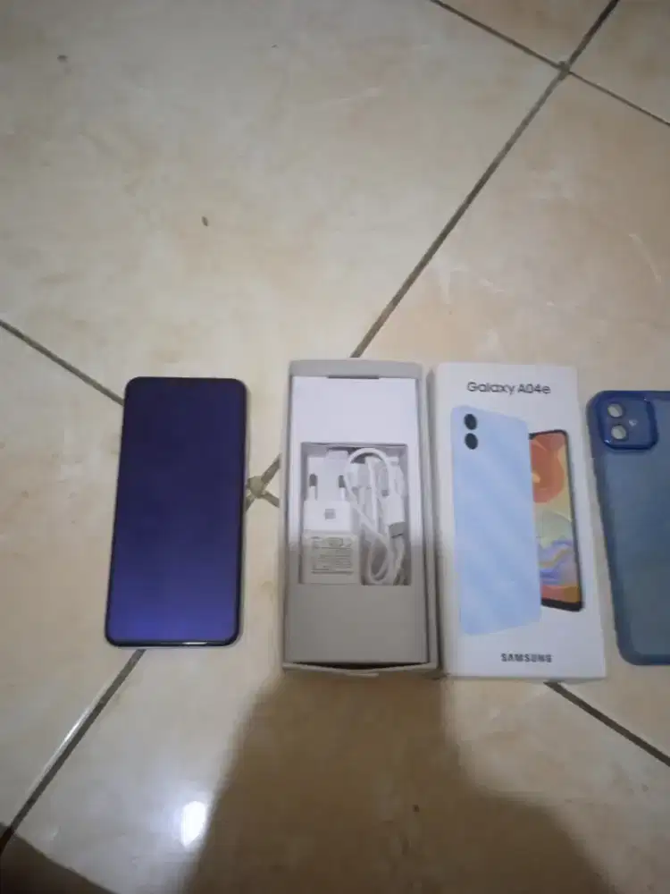 Dijual hp Samsung A04E Ram 3/32 msh bagus dan mulus banget