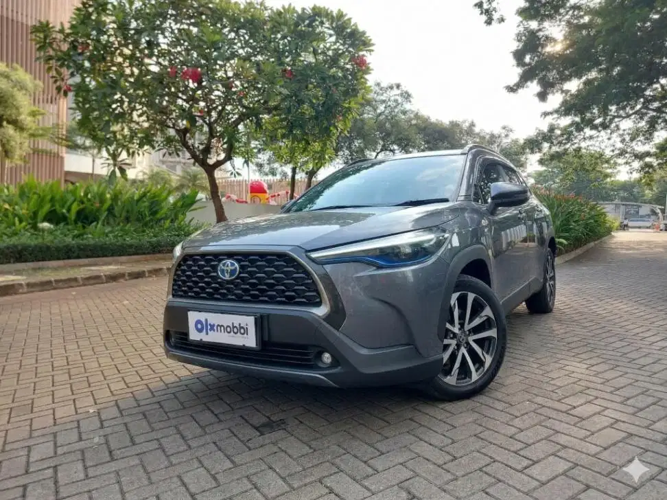 DP 5% Toyota Corolla 1.8 Cross Hybrid Bensin-AT Abu-Abu CRKOB