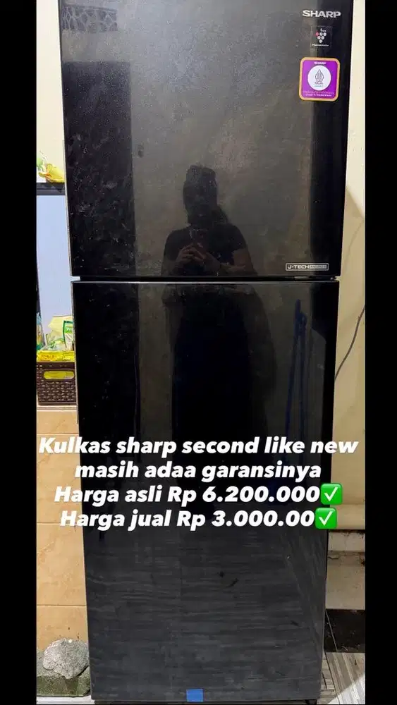Kulkas sharp second like new masih adaa garansinya