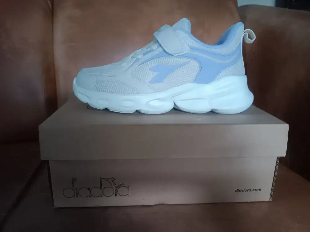 Sepatu diadora original sz 33 35