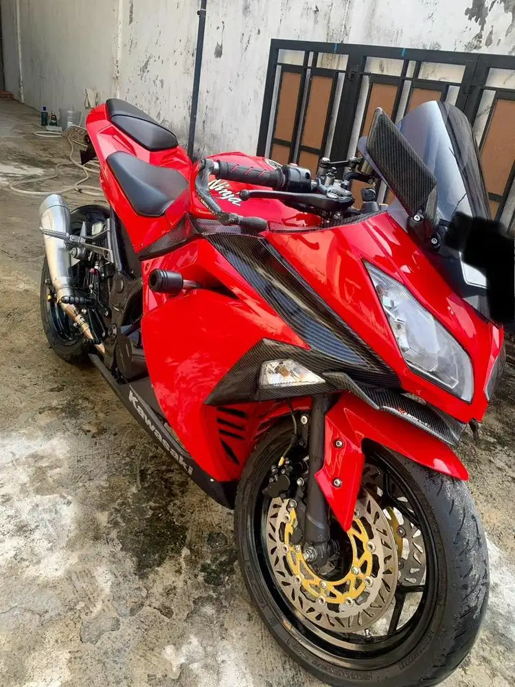 Kawasaki Ninja tahun 2017 like new kondisi 95%