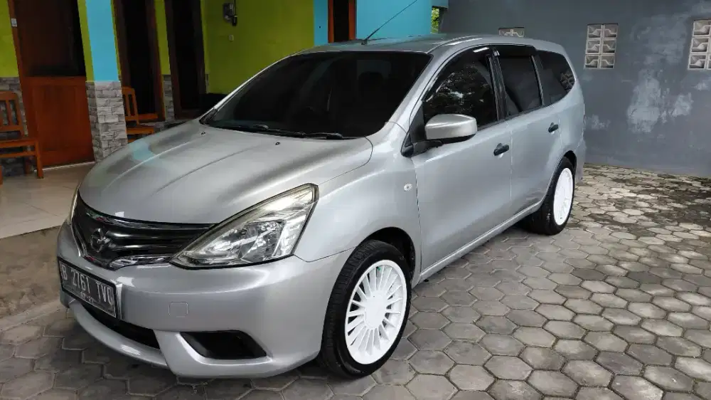 Grand Livina 1.5 Matic Pajak Hidup Mantab