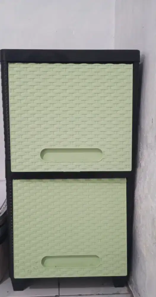 Lemari Plastik 2 Susun Motif Rotan – Kokoh & Masih Bagus!