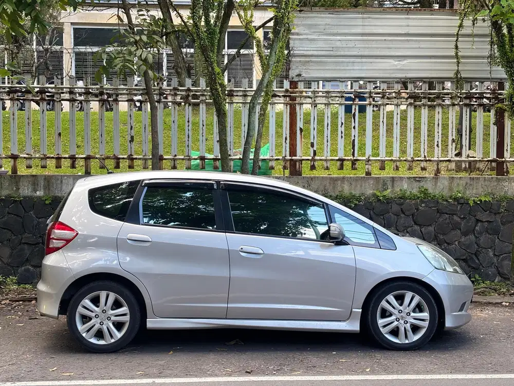 Jazz rs metic tahun 2010/tt boleh gan cash lebih bagus