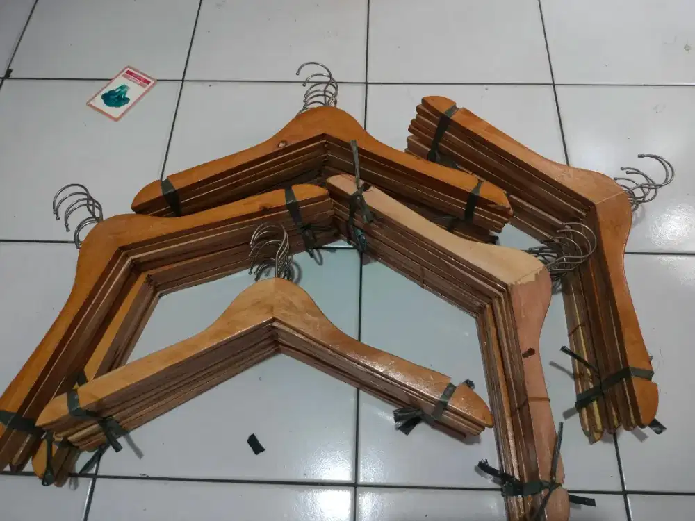 HANGER KAYU 50 PCS