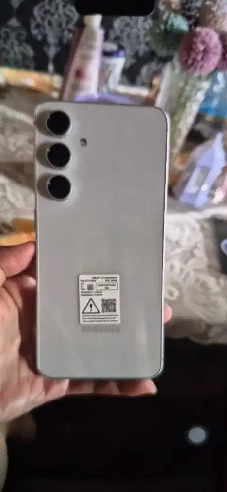 Samsung s24fe 8/256 garansi on