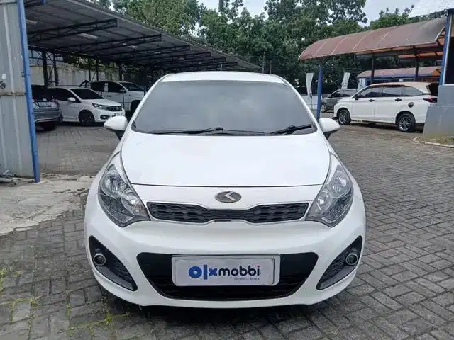 DP MURAH Kia Rio 1.4 Bensin-MT 2014 Putih C9CWB