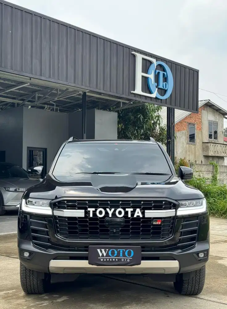 [ KM 10 RB ] TOYOTA Land Cruiser 300 GR Sport 2023