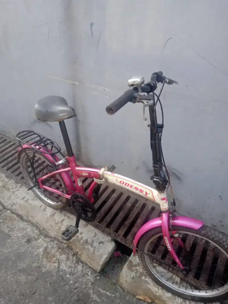 Sepada lipat UK 20 normal