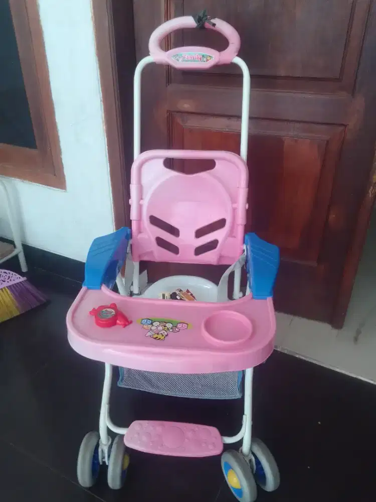 Kursi makan bayi bekas pakai