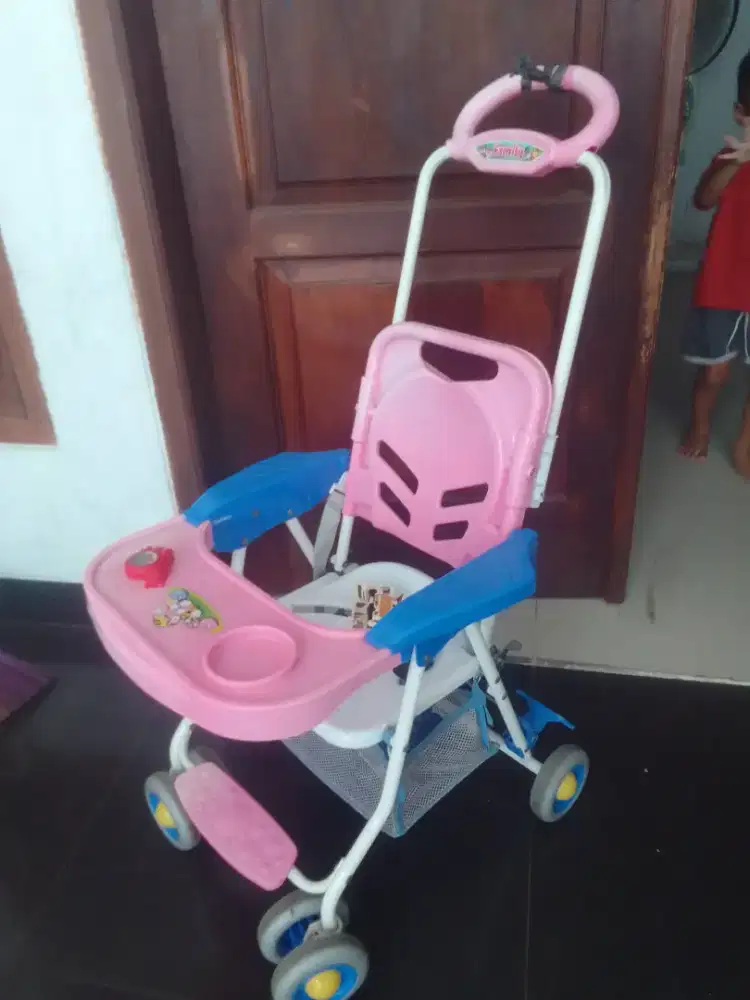 Kursi makan bayi bekas pakaai