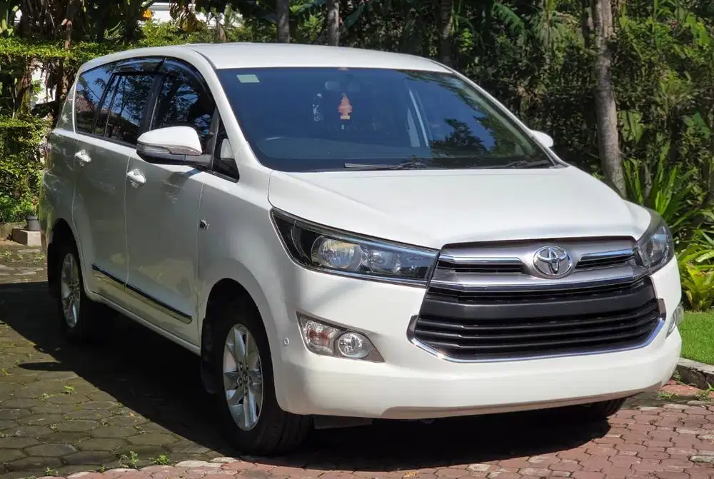 Toyota Innova Reborn 2.0 V Bensin AT 2017 putih atas nama sendiri