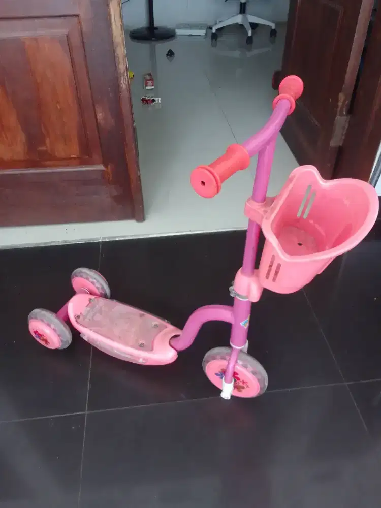 Skuter bekas pakai normal