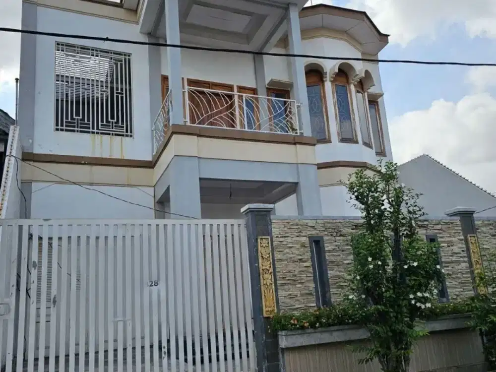 Rumah di Dharmahusada 2 Lantai, LANTAI MARMER, ROW 3 MOBIL