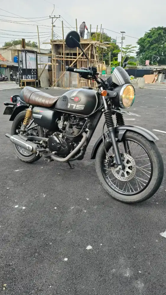 Kawasaki W175 Cafe th 2019 Mulus Sekali