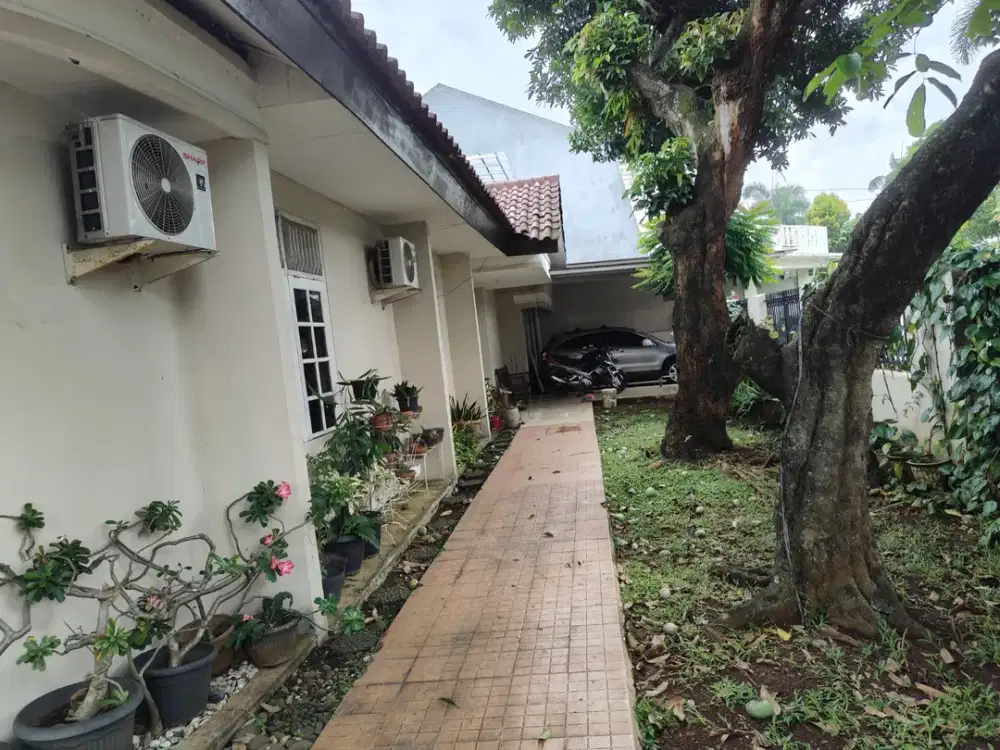 Rumah siap huni di main road BSD, Vila Melati Serpong.