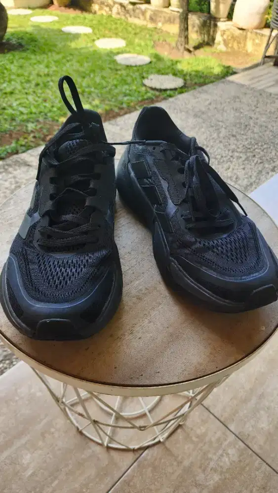 Sepatu Adidas Adistar Black - Size 42 (Like New)