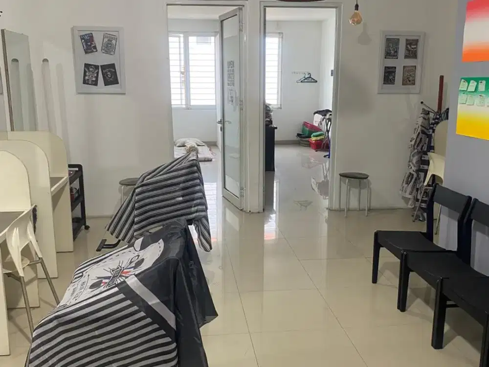 DI JUAL RUMAH DI PULOMAS BARAT COCOK UNTUK USAHA KULINER , SALON ATAU KOST MAUPUN KANTOR