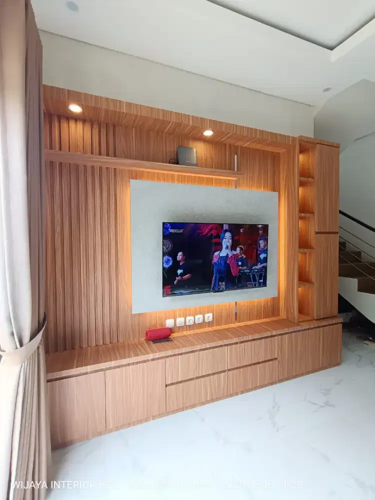 Backdrop tv HPL interior rumah minimalis
