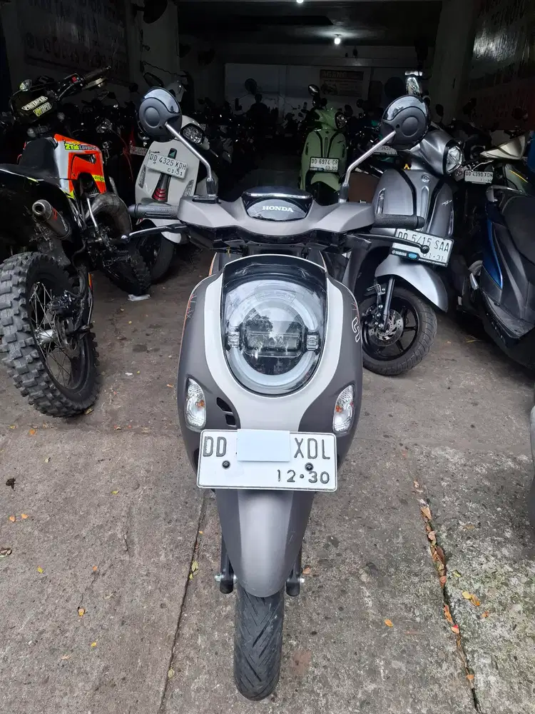 Honda Scoopy 2025 cokelat