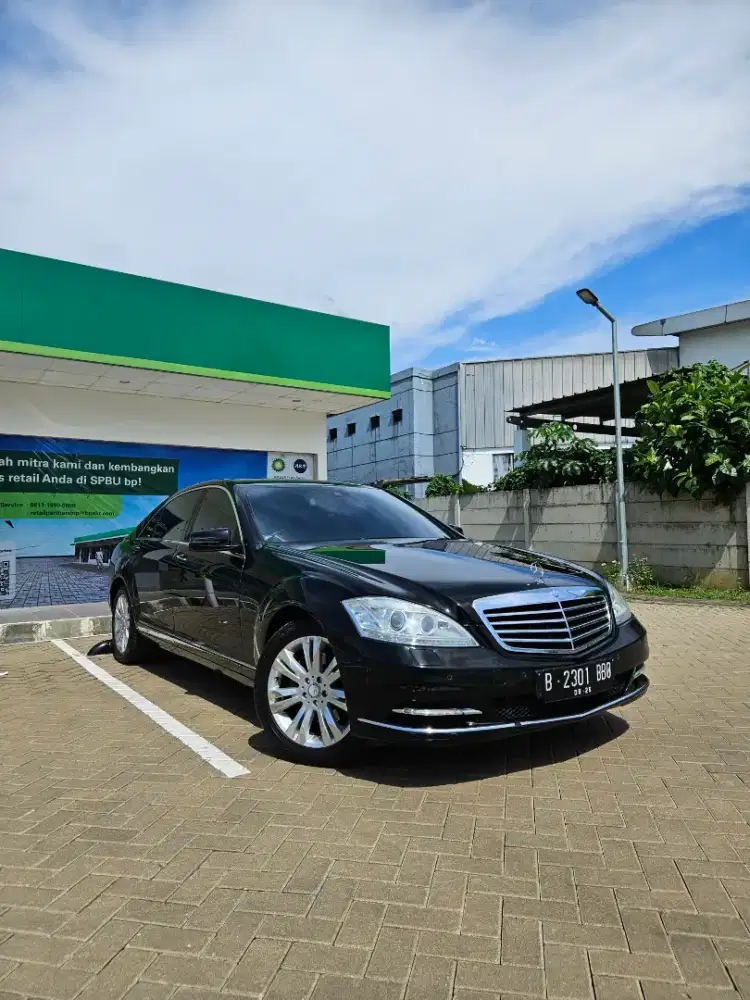 BISMILLAH.. LOW KM!
MERCEDES BENZ W221 S350L FACELIFT 2011