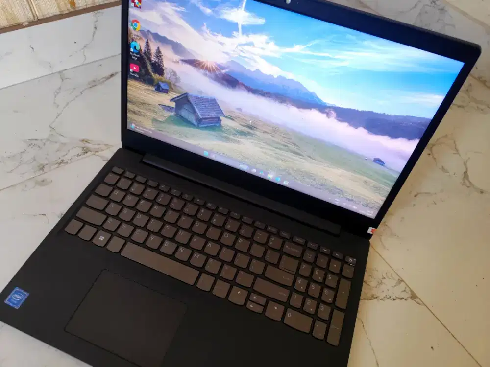 lenovo v15 layar besar tipis