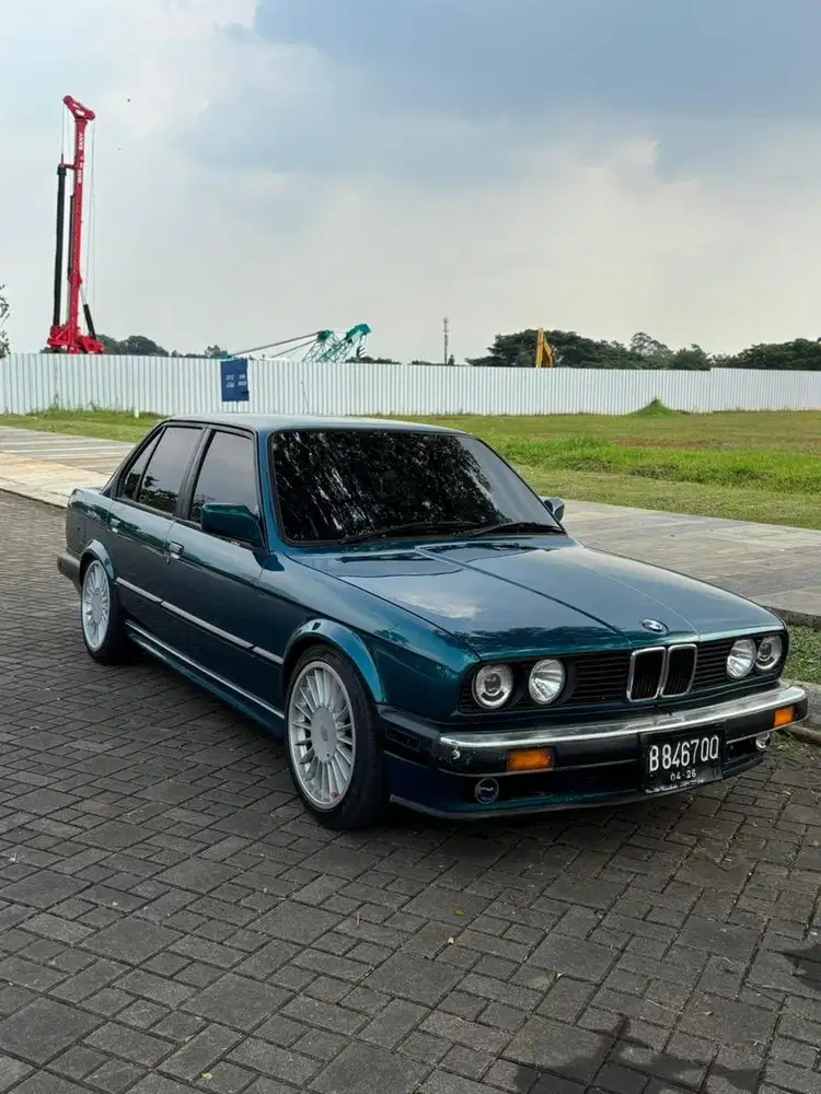 BMW 318i 1989 Bensin