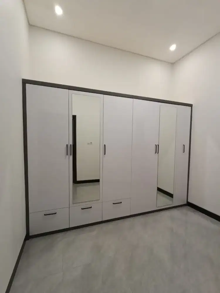 Wardrobe lemari pakaian minimalis Hpl