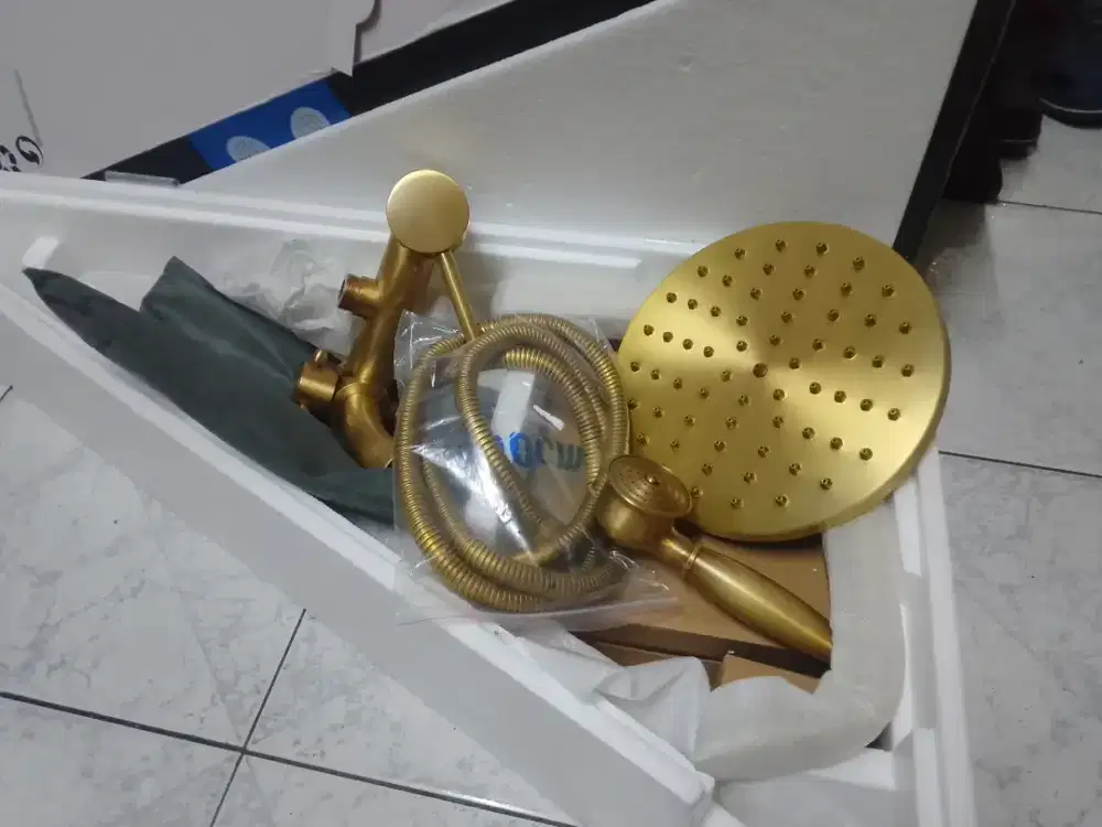 Set Shower Tiang Panas Dingin Bahan Kuningan