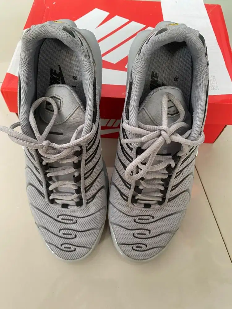 Sepatu Nike Tn abu Ori