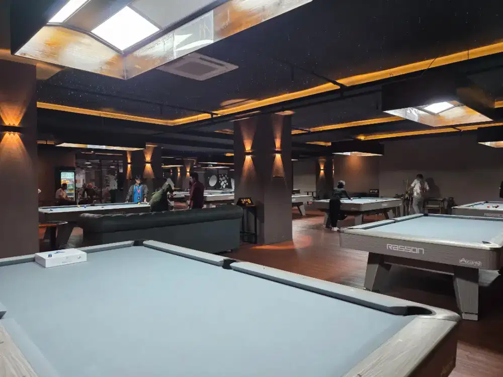 OVER USAHA BILLIAR & LOUNGE