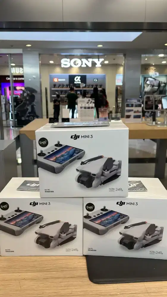 DJI Mini 3 RC (layar) promo