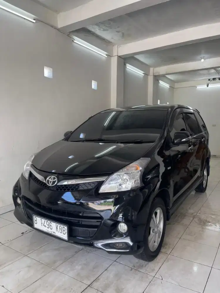 Toyota Avanza Veloz 1.5 AT 2012