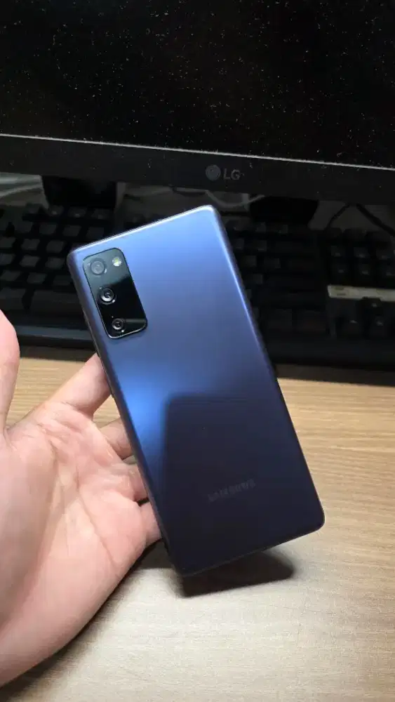 Samsung S20 FE (Fan Edition)