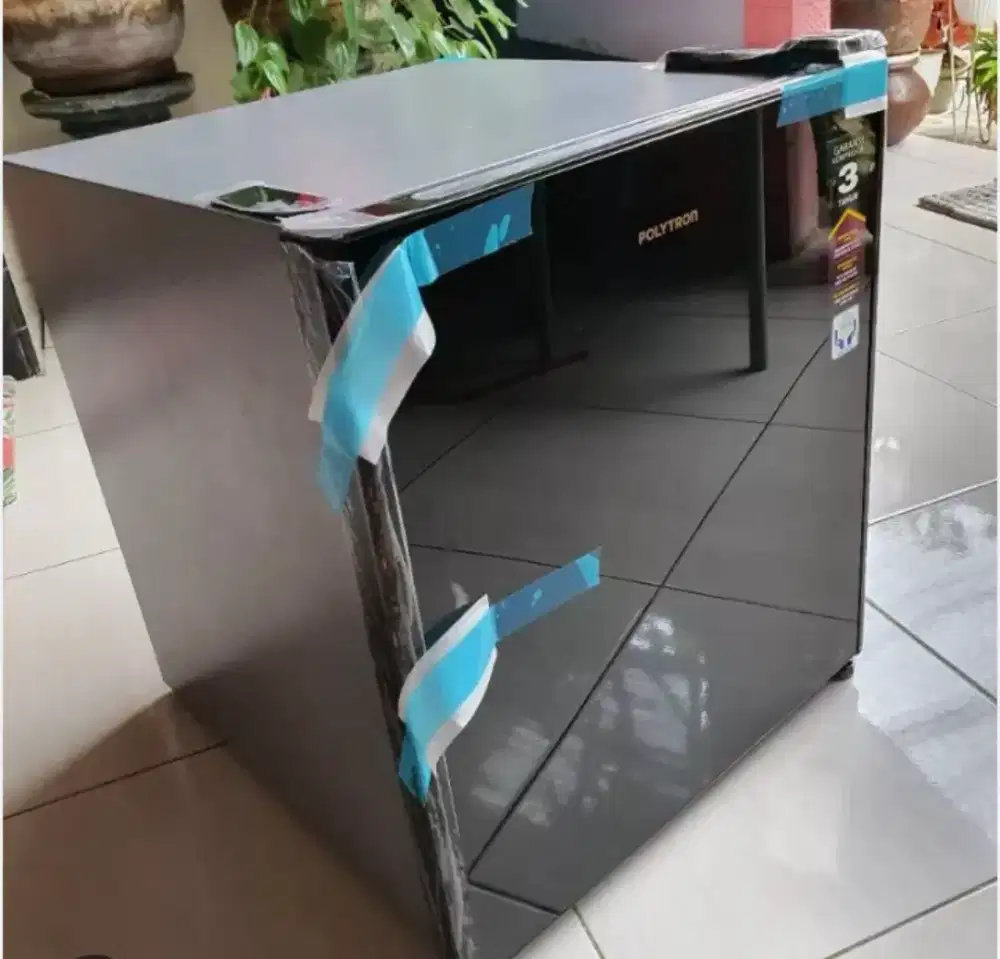 Kulkas mini 1 pintu Politron